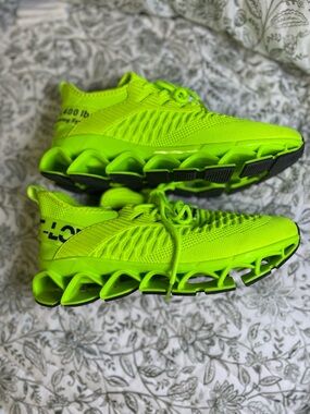 Womens Neon Green Athletic Sneakers - Lightweight Performance Shoe